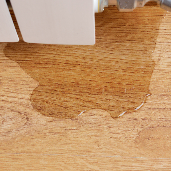 Structure and layers of a laminate floor